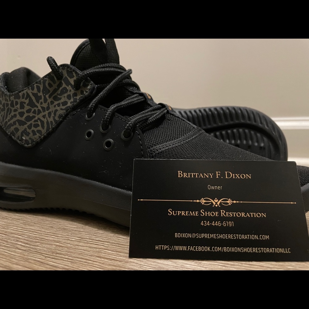 JORDAN FIRST CLASS BOYS SIZE 7Y